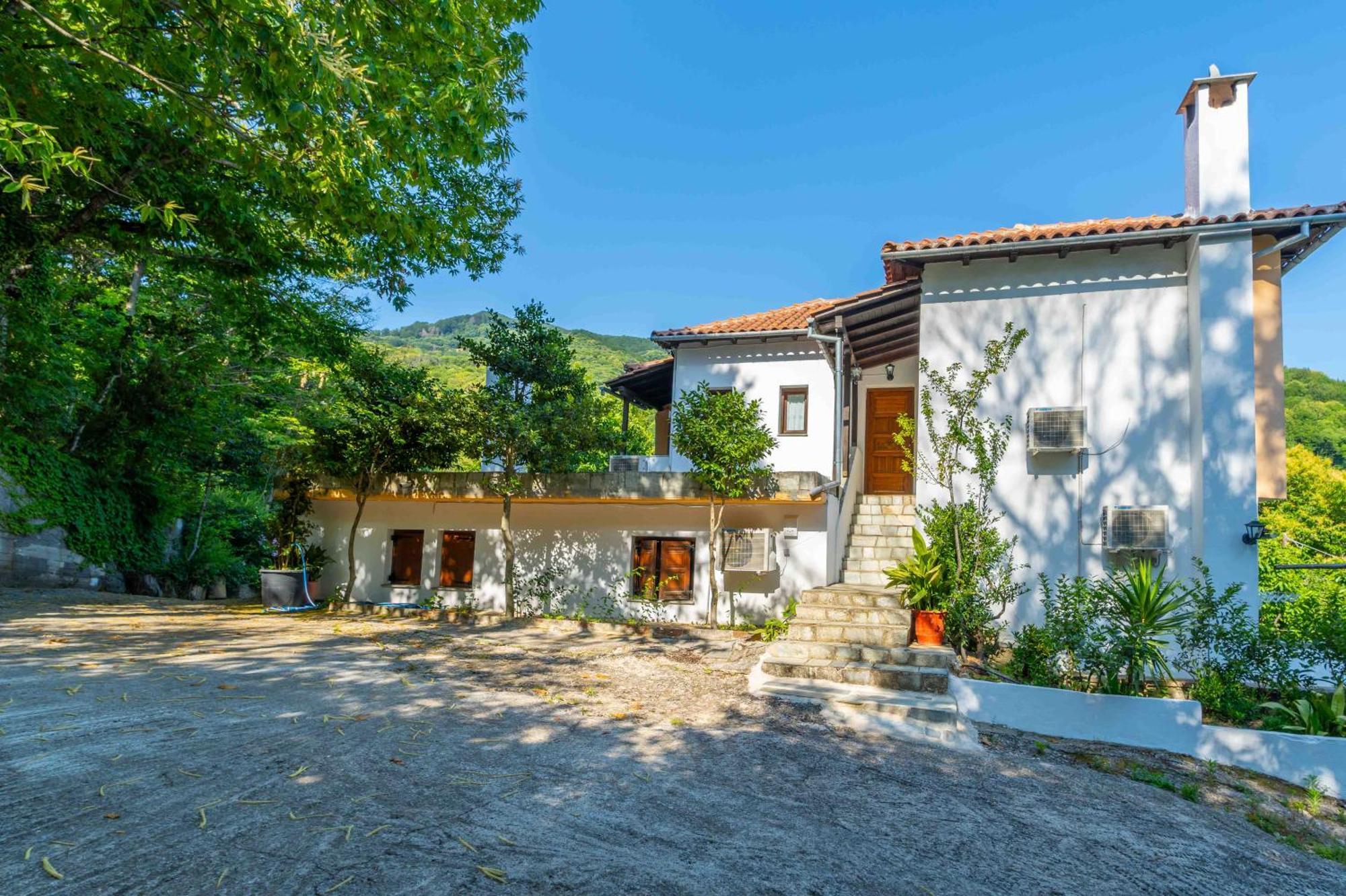 Guesthouse Papachristou Tsagarada Bagian luar foto